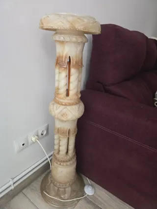 Columna de Alabastro Beige y Blanco