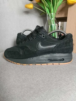 Nike Air Max 1 Triple Black Gum T39