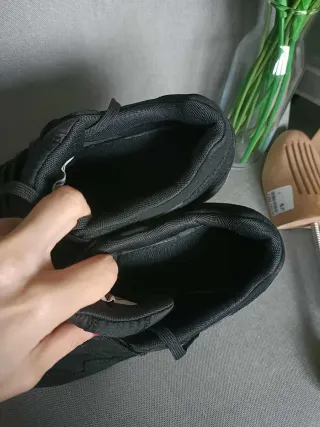 Nike Air Max 1 Triple Black Gum T39