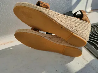 Sandalias planas estampado leopardo