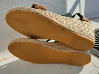 Sandalias planas estampado leopardo