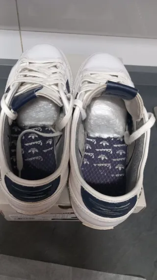 Zapatillas Adidas Originales Blancas y Azules