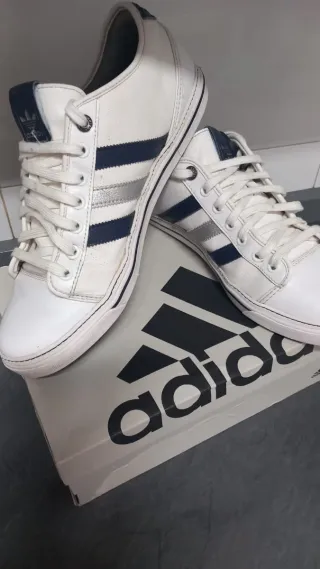 Zapatillas Adidas Originales Blancas y Azules