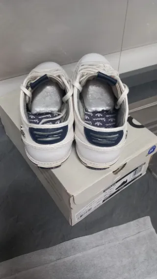 Zapatillas Adidas Originales Blancas y Azules