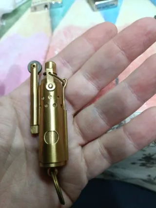 Accendino trincea con logo Marlboro