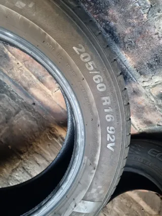 Neumáticos ocasion 205 60r16 92v Kumho