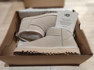 Botas UGG Beige Talla [Talla]