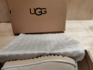 Botas UGG Beige Talla [Talla]