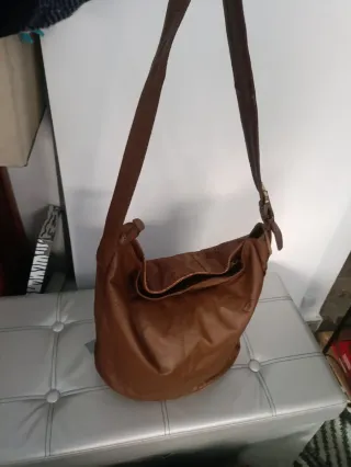 Bolso de piel efecto serpiente