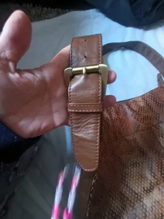 Bolso de piel efecto serpiente