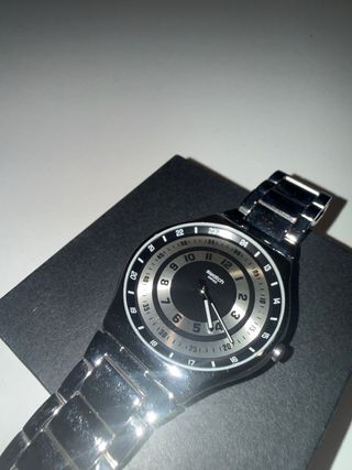Reloj Swatch Swiss Negro y Plateado