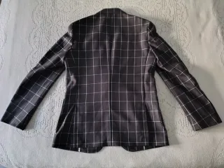 Chaqueta de vestir cuadros gris y líneas blancas