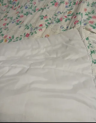 Edredón colcha cama de 90 cm.