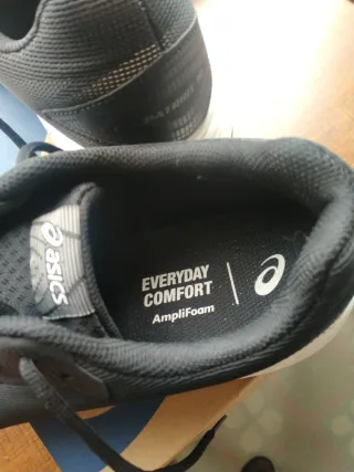 ASICS Zapatillas Negras. En perfecto estado!