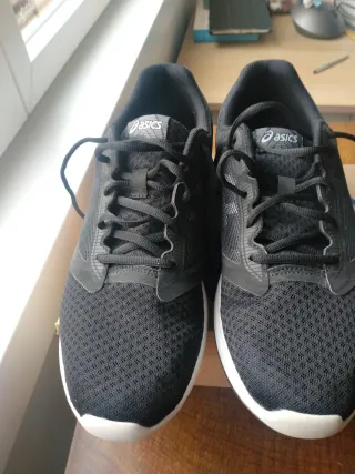 ASICS Zapatillas Negras. En perfecto estado!