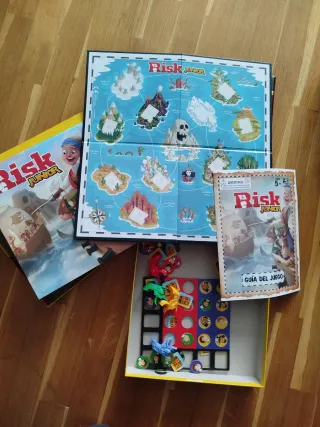 Juegos de mesa Cluedo Junior y Risk Junior