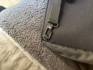 Mochila /Bandolera PIQUADRO Negra Pequeña 35x28 cm