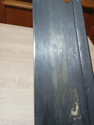 Serrucho carpintero mango ergonómico