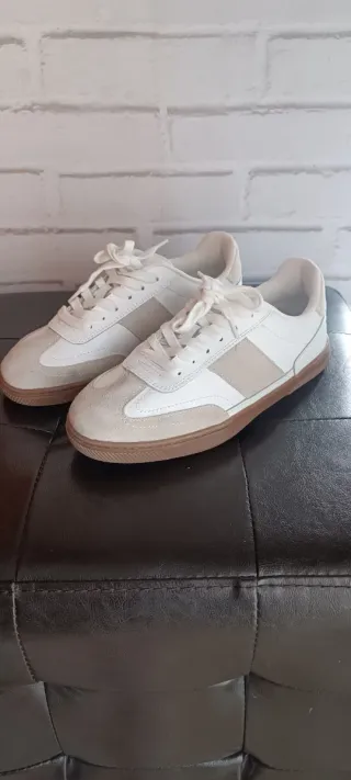 Zapatillas Zara Mujer Beige y Blancas