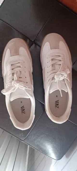 Zapatillas Zara Mujer Beige y Blancas