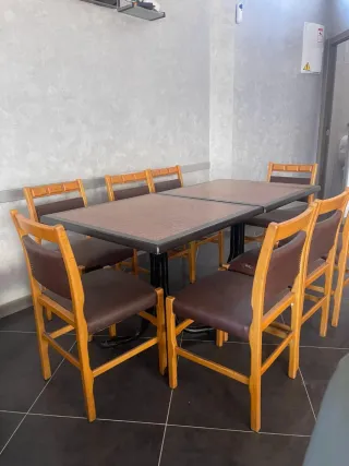 Mesa y Sillas Comedor Madera