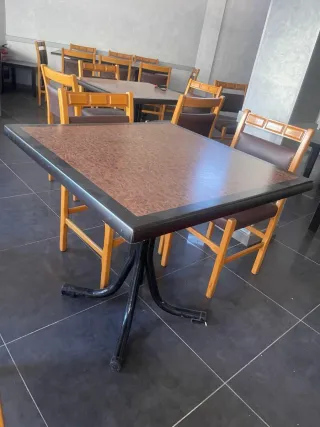 Mesa y Sillas Comedor Madera
