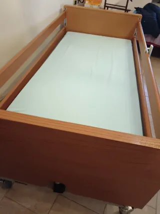 Letto elettrico Wimet con telecomando Materasso