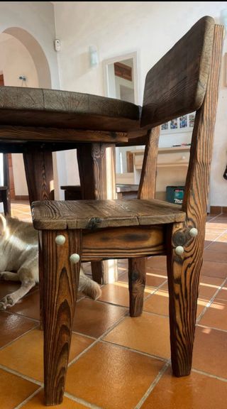 Mesa redonda y 4 sillas madera pino