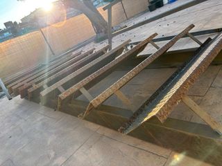 Escalera metálica exterior