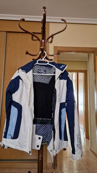 Parka deportiva de mujer marca RTY talla S