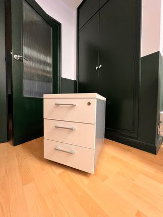 Cajonera metálica blanca