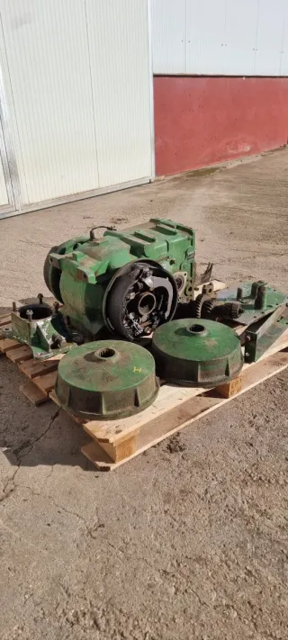 Caja de cambios John Deere C670i