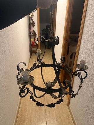 Lámpara de forja envejecida