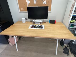Mesa escritorio IKEA madera bambú