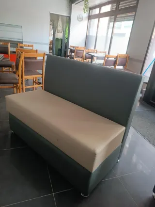 Sofás de piel beige y gris