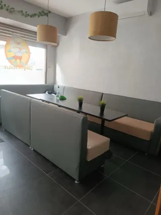 Sofás de piel beige y gris