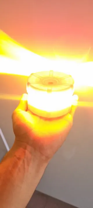 Luz de emergencia naranja