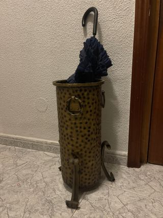 Paragüero antiguo metal dorado