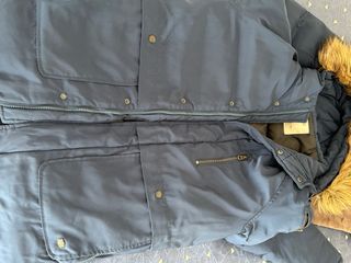 Abrigo Zara niño azul marino con capucha