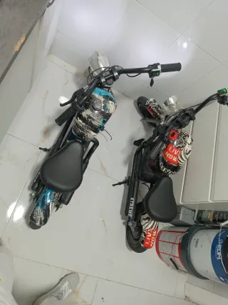 Moto eléctrica infantil con diseño