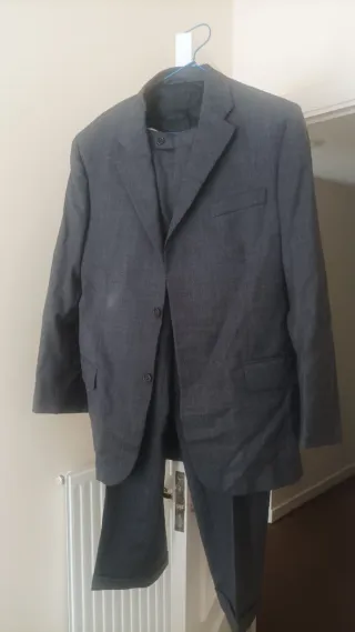 Traje de hombre gris