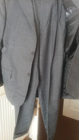 Traje de hombre gris