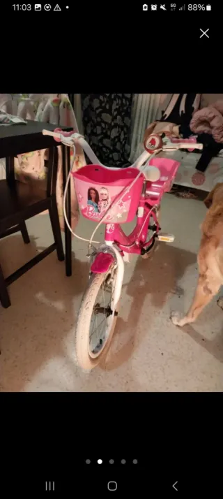 Bicicleta Barbie rosa con cesta y portabebes