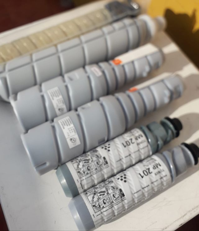 Lote de garrafas de toner Ricoh e Minolta