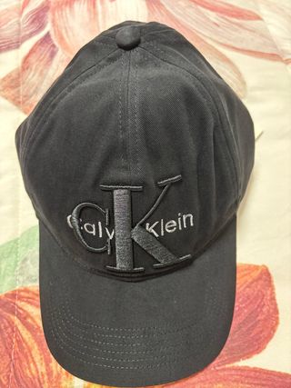 Gorra Calvin Klein Negra y Gris