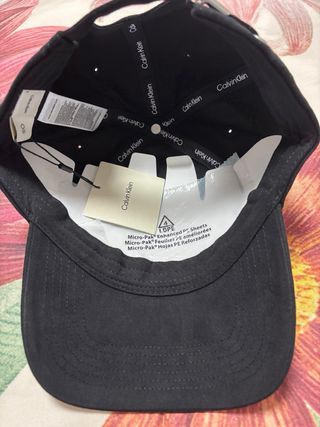 Gorra Calvin Klein Negra y Gris