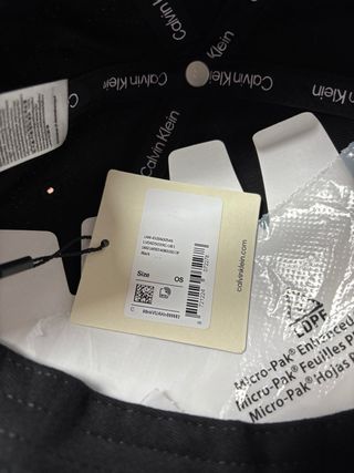 Gorra Calvin Klein Negra y Gris