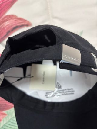 Gorra Calvin Klein Negra y Gris