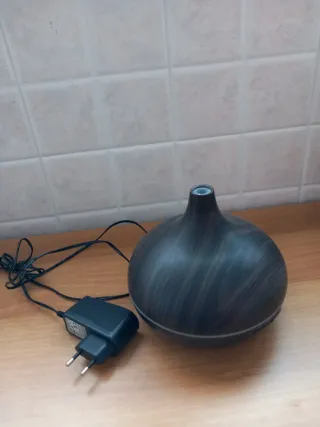 Diffusore di aromi effetto legno scuro