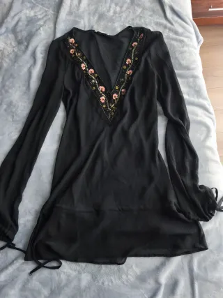 Blusa gasa negra bordada flores